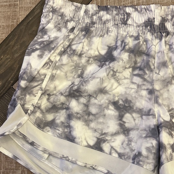 Womens Athleta shorts - Picture 2 of 5